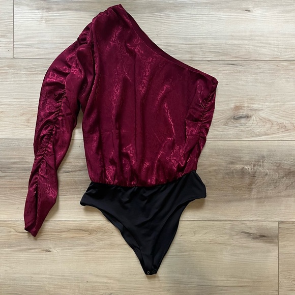 House of Harlow x Revolve Serena Red Cheetah Print One Shoulder Body Suit Size S - Picture 4 of 9